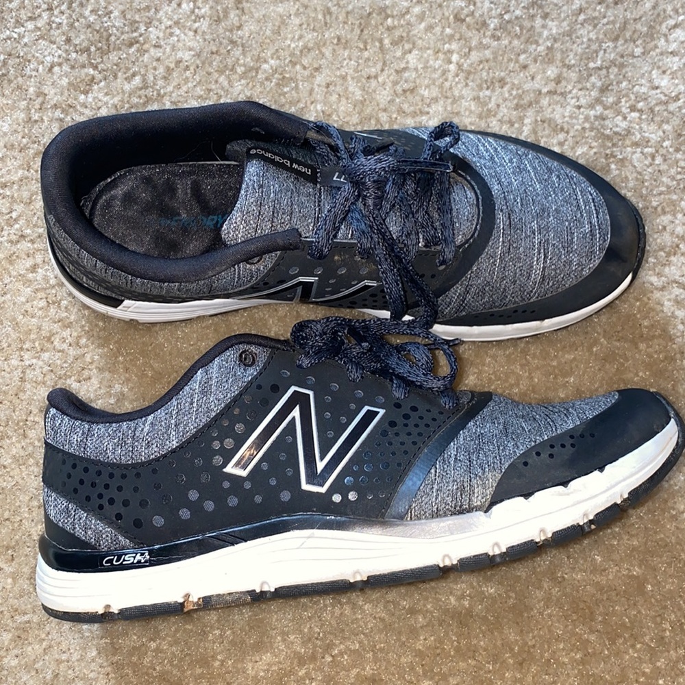 New Balance Memory Foam tennis shoes